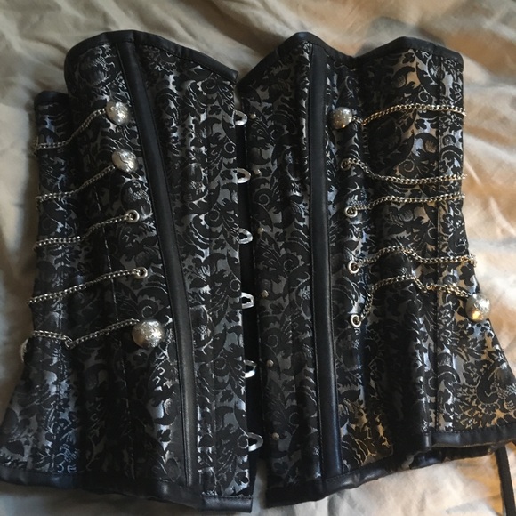 Women’s Steel boned Corset. - Picture 1 of 3